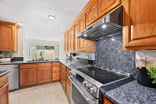 8745 Caminito Sueno, La Jolla, CA 92037 - Photo 15