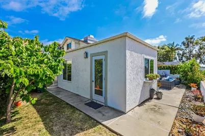  808 Caminito Azul, Carlsbad, CA 92011 - Photo 21