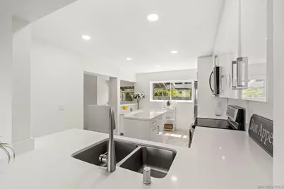  6567 Caminito Catalan, La Jolla, CA 92037 - Photo 9
