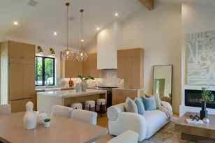7554 Cabrillo Ave, La Jolla, CA 92037 - Photo 3