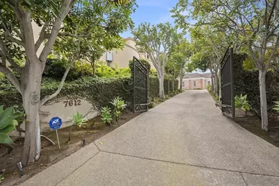  7612 Hillside Dr, La Jolla, CA 92037 - Photo 1