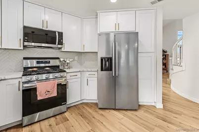  2064 White Birch Dr, Vista, CA 92081 - Photo 9