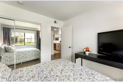  355 N Melrose Dr #E, Vista, CA 92083 - Photo 19