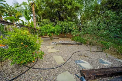 2889 Camden Dr, Vista, CA 92081 - Photo 17