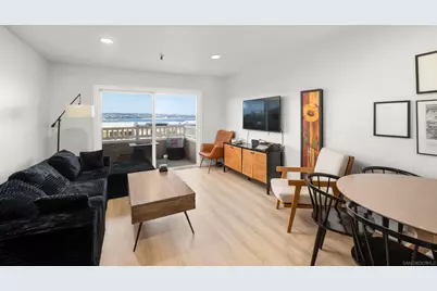  4015 Crown Point #104, San Diego, CA 92109 - Photo 7
