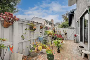 8087 Caminito Mallorca, La Jolla, CA 92037 - Photo 31