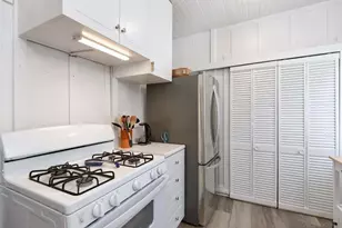 7979 Prospect Pl, La Jolla, CA 92037 - Photo 13