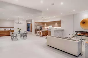 8665 Glenwick Ln, La Jolla, CA 92037 - Photo 13