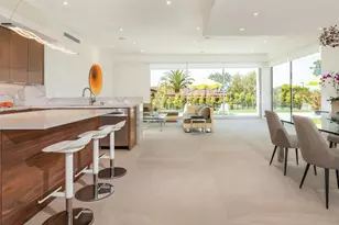 8665 Glenwick Ln, La Jolla, CA 92037 - Photo 11