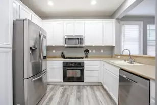 10547 Hollingsworth Way, San Diego, CA 92127 - Photo 9