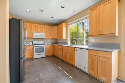  546 Calle Capistrano, San Marcos, CA 92069 - Photo 9