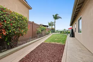 749 Crooked Path Pl, Chula Vista, CA 91914 - Photo 37