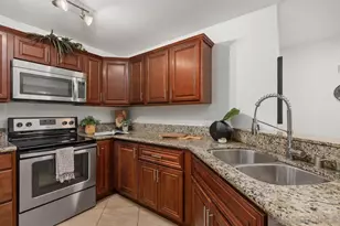 7565 Charmant Dr, San Diego, CA 92122 - Photo 13