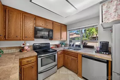  75 Third Ave #18, Chula Vista, CA 91910 - Photo 11