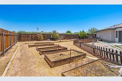  12450 Algonquin Rd, Apple Valley, CA 92308 - Photo 45
