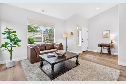 803 El Caballo, Oceanside, CA 92057 - Photo 9