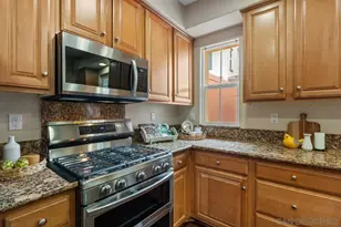 1305 Isabella Way, Vista, CA 92084 - Photo 17