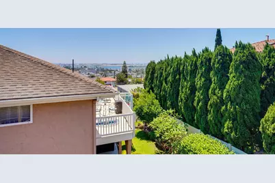  3449 Macaulay St, San Diego, CA 92106 - Photo 3