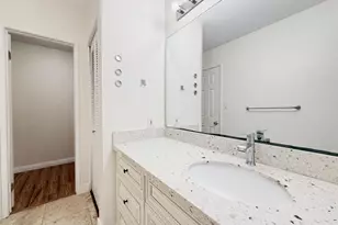 7405 Charmant Dr, San Diego, CA 92122 - Photo 11