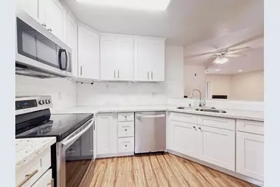  7405 Charmant Dr #2013, San Diego, CA 92122 - Photo 3