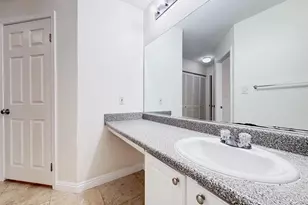 7405 Charmant Dr, San Diego, CA 92122 - Photo 15