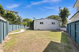 665 Pacific View Dr, San Diego, CA 92109 - Photo 25