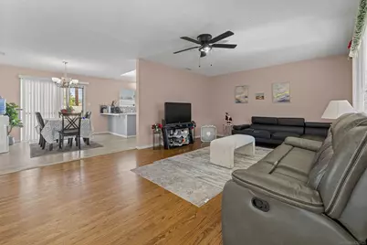  560 Hart Street, Hemet, CA 92543 - Photo 3