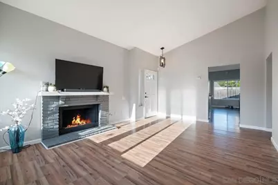  742 Foxwood, Oceanside, CA 92057 - Photo 5