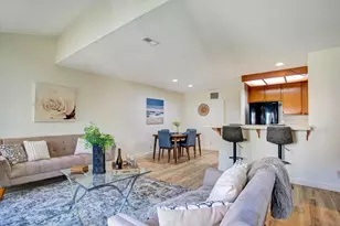 4230 Porte de Palmas, San Diego, CA 92122 - Photo 9