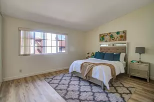 4230 Porte de Palmas, San Diego, CA 92122 - Photo 17