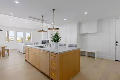  747 Orange Ave #303, Coronado, CA 92118 - Photo 7