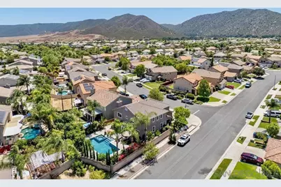  23997 Pepperleaf St, Murrieta, CA 92562 - Photo 53