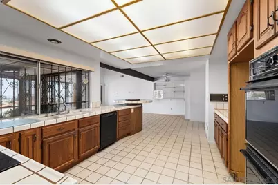  1685 Calle De Cinco, La Jolla, CA 92037 - Photo 11