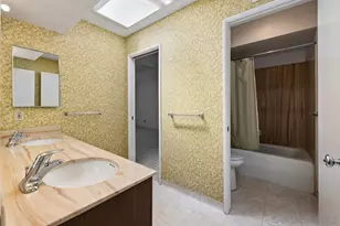 1685 Calle De Cinco, La Jolla, CA 92037 - Photo 17