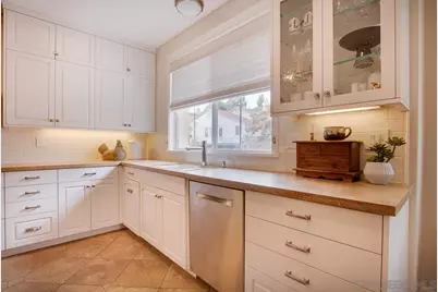  2537 Carriagedale Row, La Jolla, CA 92037 - Photo 5