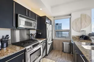 321 Tenth Ave, San Diego, CA 92101 - Photo 13