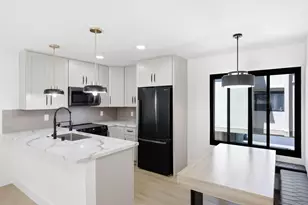 2260 Worden St, San Diego, CA 92107 - Photo 1