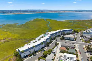 4013 Crown Point, San Diego, CA 92109 - Photo 5
