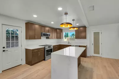  219 Ryan St, Redlands, CA 92374 - Photo 9
