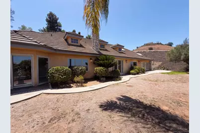  30181 Via Maria Elena, Bonsall, CA 92003 - Photo 5