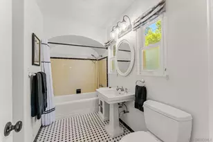 4642 E Talmadge Dr, San Diego, CA 92116 - Photo 23