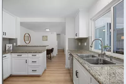  1103 Woodlake Dr, Cardiff by the Sea, CA 92007 - Photo 11