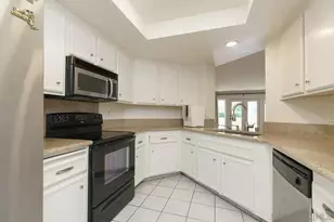 8158 Avenida Navidad, San Diego, CA 92122 - Photo 5