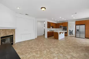 379 Edgewater Dr, San Marcos, CA 92078 - Photo 9