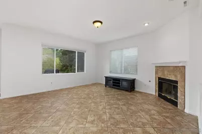  379 Edgewater Dr., San Marcos, CA 92078 - Photo 7
