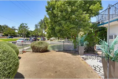  3809 W Chandler Blvd, Burbank, CA 91505 - Photo 9