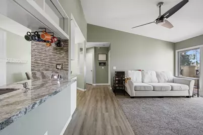  2055 Lakeridge #301, Chula Vista, CA 91913 - Photo 9
