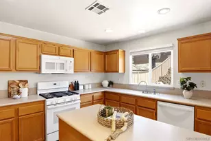 1357 Fieldbrook St, Chula Vista, CA 91913 - Photo 5