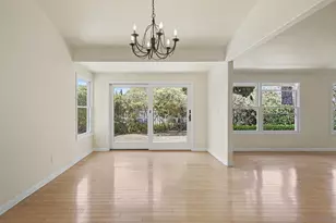 8223 Caminito Lacayo, La Jolla, CA 92037 - Photo 11