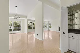 8223 Caminito Lacayo, La Jolla, CA 92037 - Photo 19